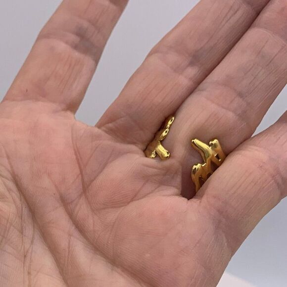 Ring, NWOT, stainless gold coloured, adjustable size, organic, minimalist - Picture 7 of 17